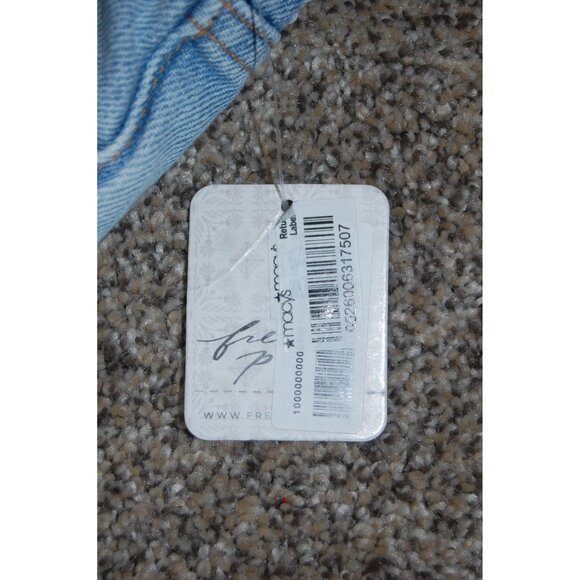 NWT We the Free Maggie Ripped Crop Straight Leg Denim Jeans Light Wash Size 24 - Picture 4 of 9
